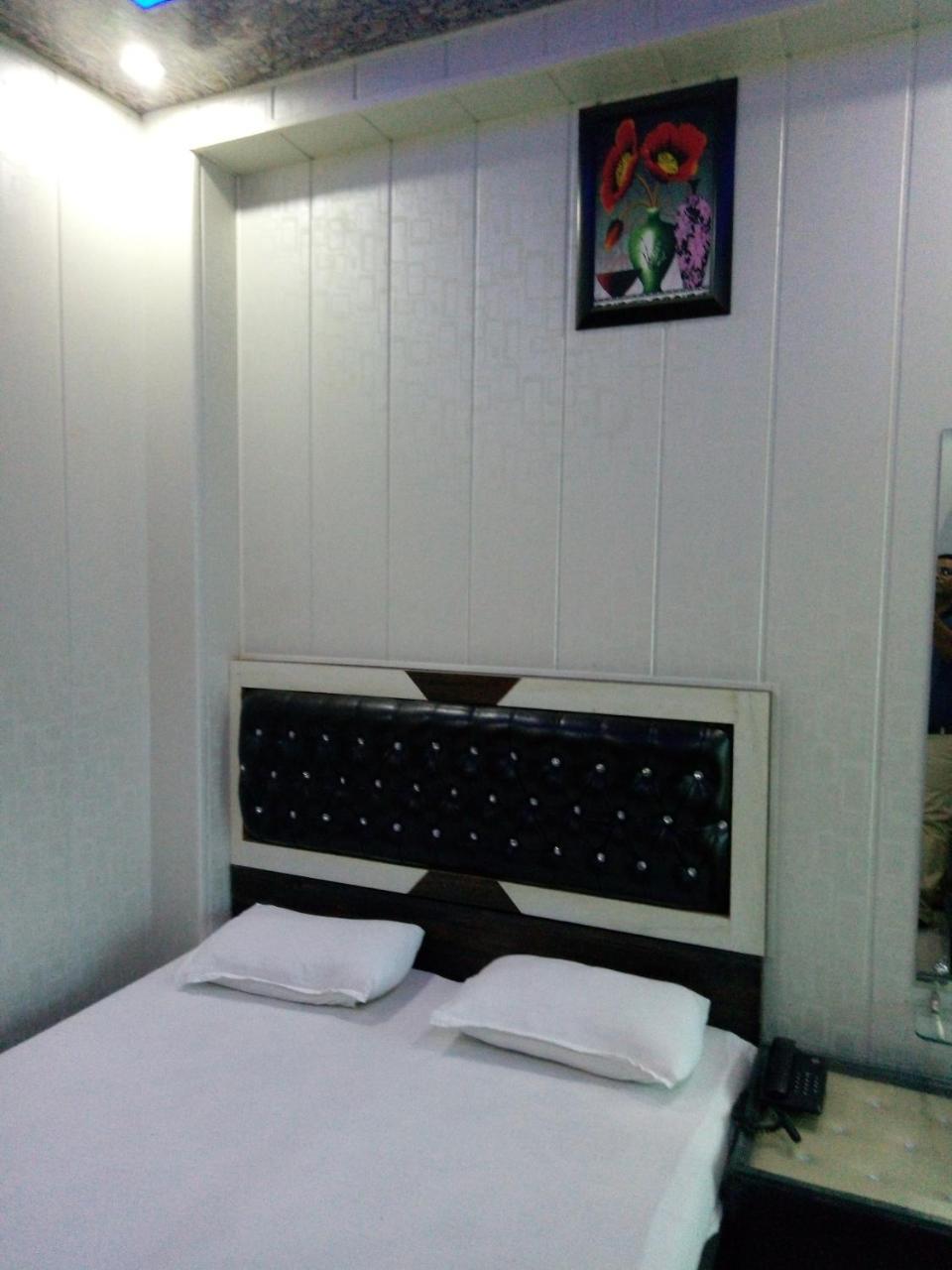 Hotel Sunrise Orai Exterior foto