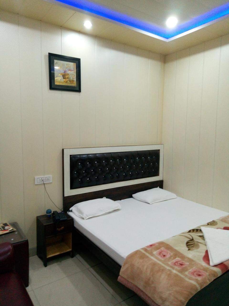 Hotel Sunrise Orai Exterior foto
